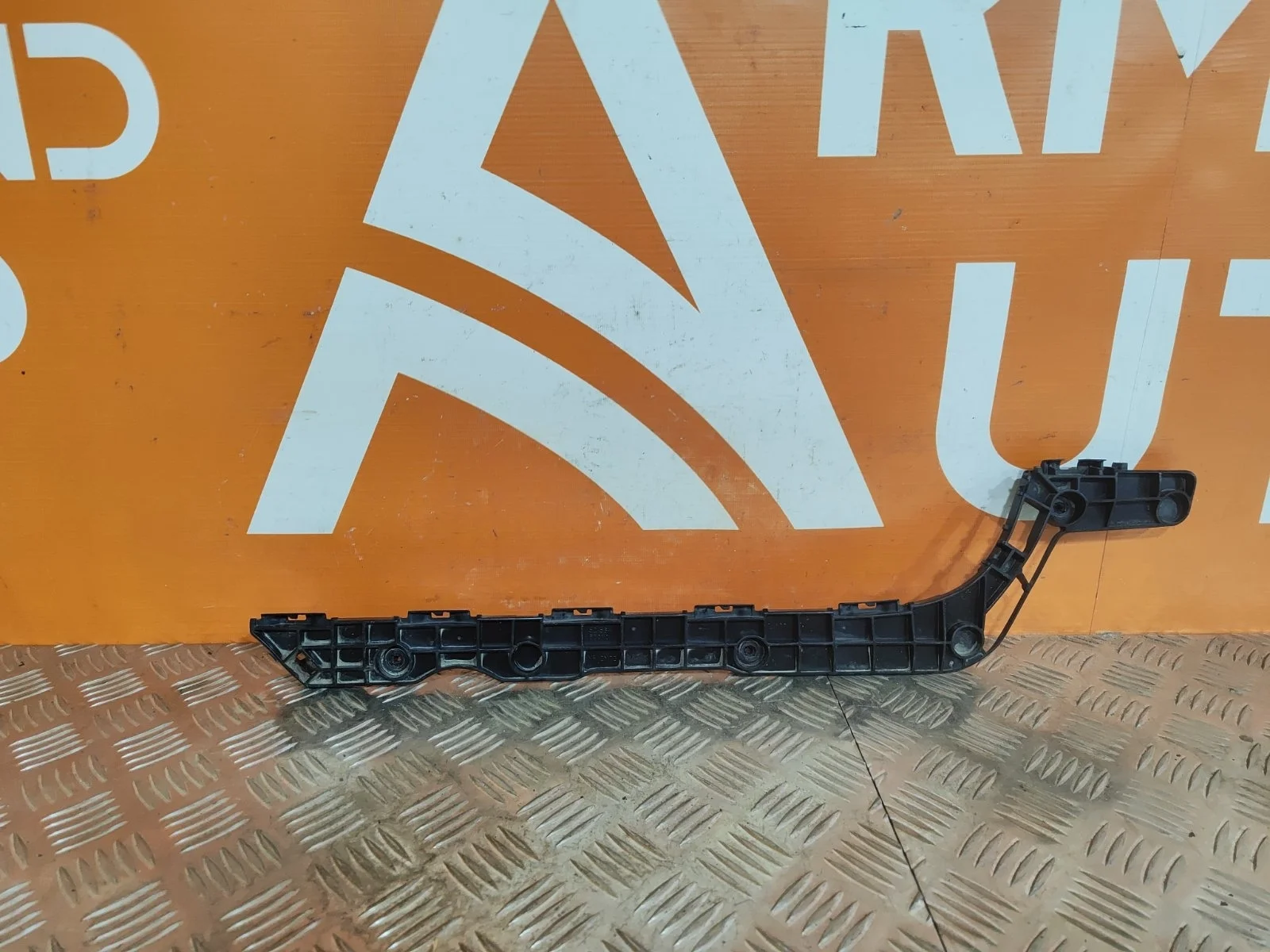 Кронштейн бампера Toyota Land Cruiser 2007-2021