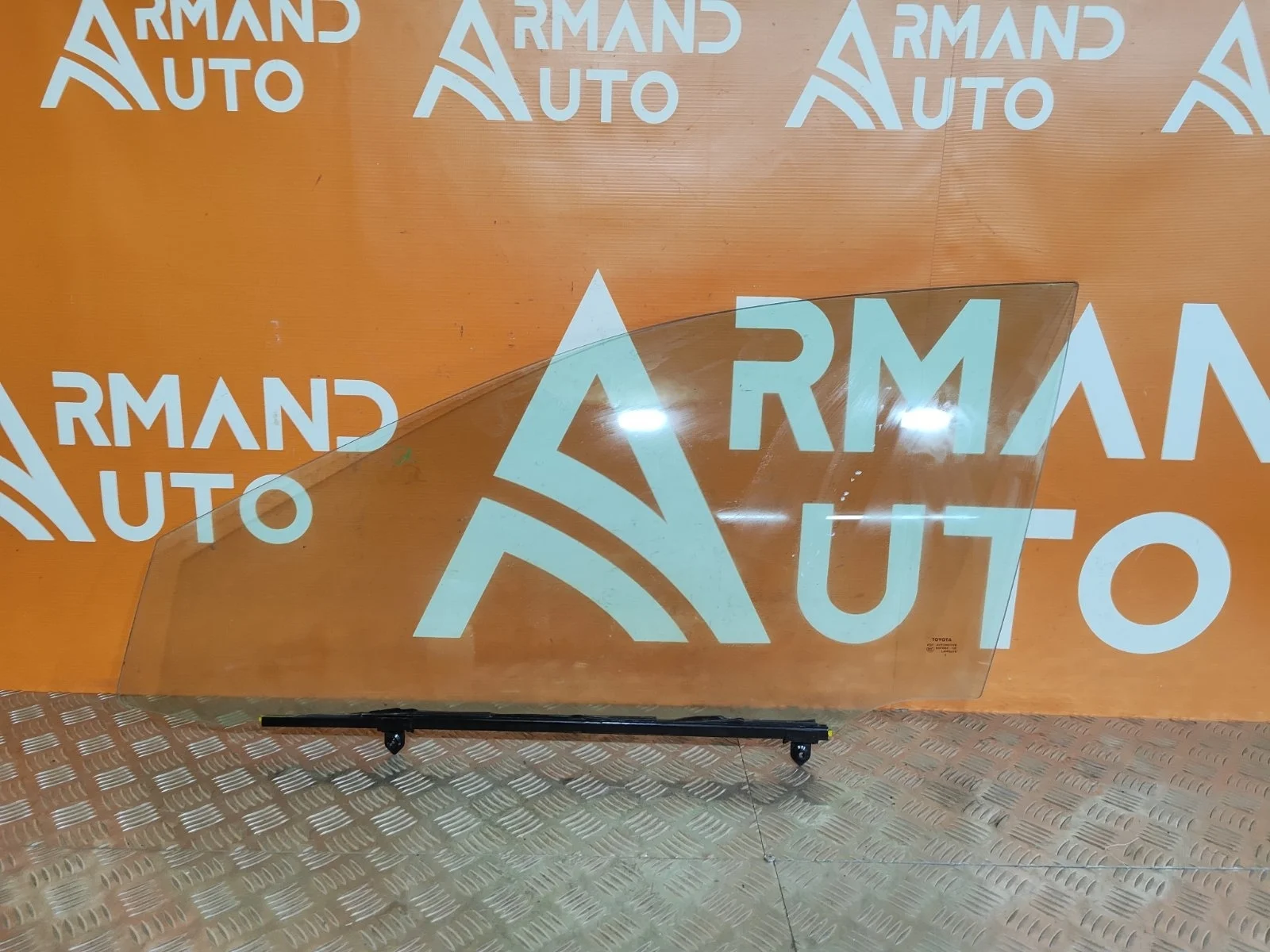 Стекло двери Toyota Camry 2017-нв 8 XV70