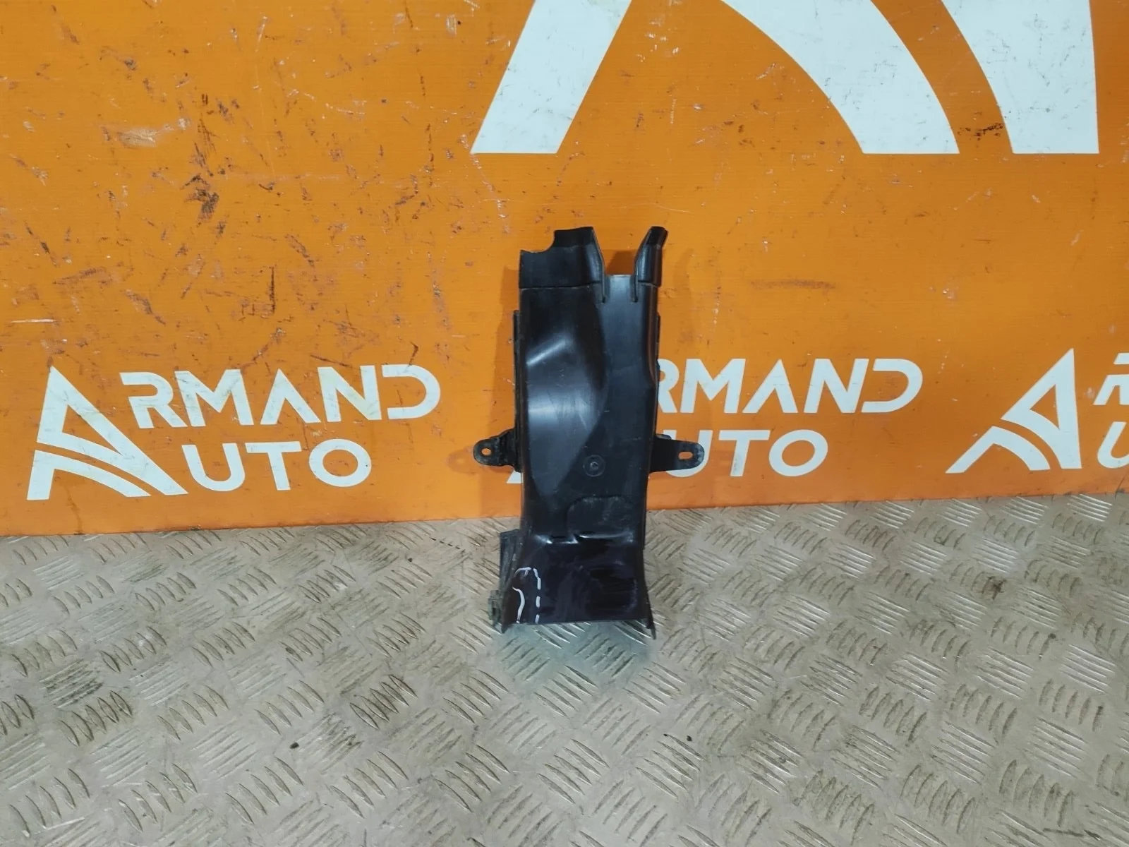 Воздуховод тормозов BMW 5 series 2016-нв G30 G31