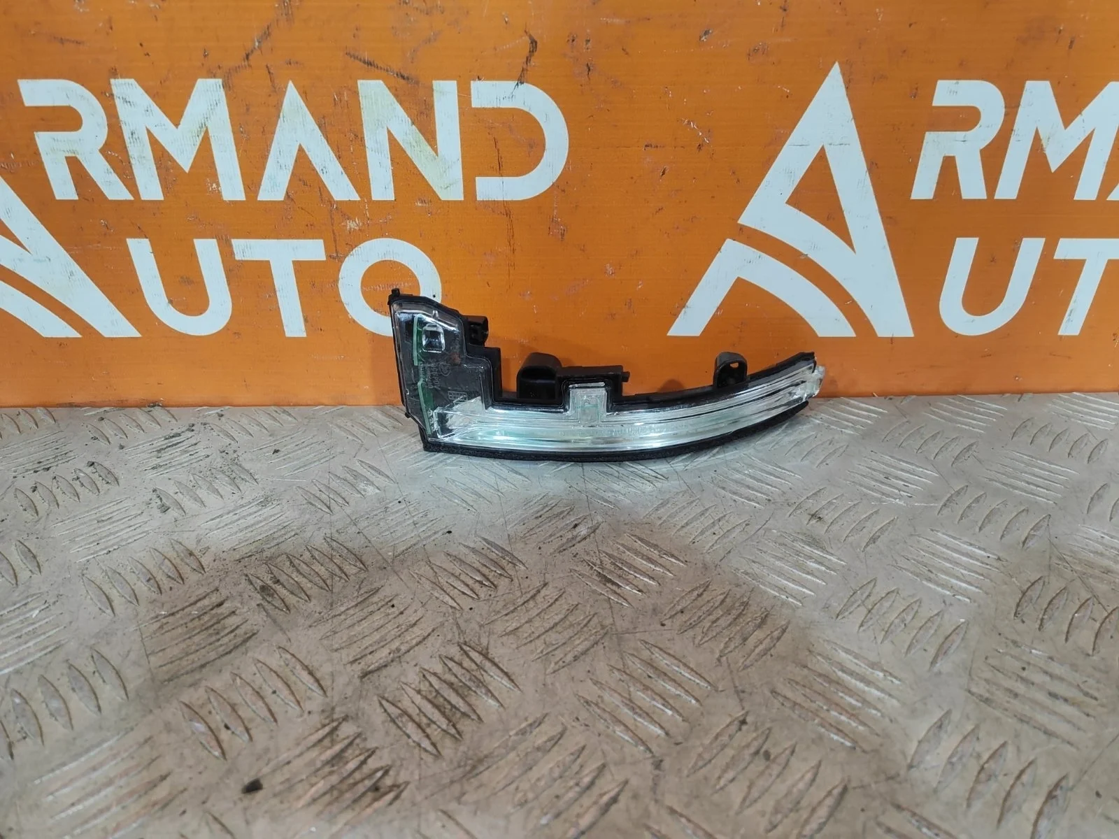 Повторитель поворота на зеркале Land Rover Range Evoque 2011-2015 L538