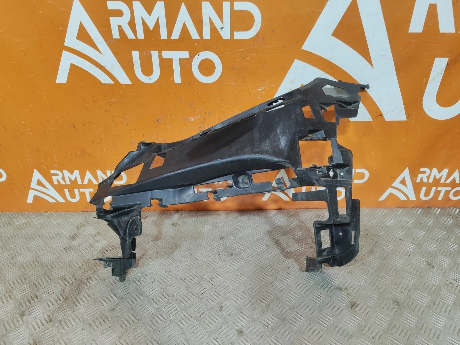 Кронштейн бампера Mercedes -Class 2016-2020 W213, S213, C238