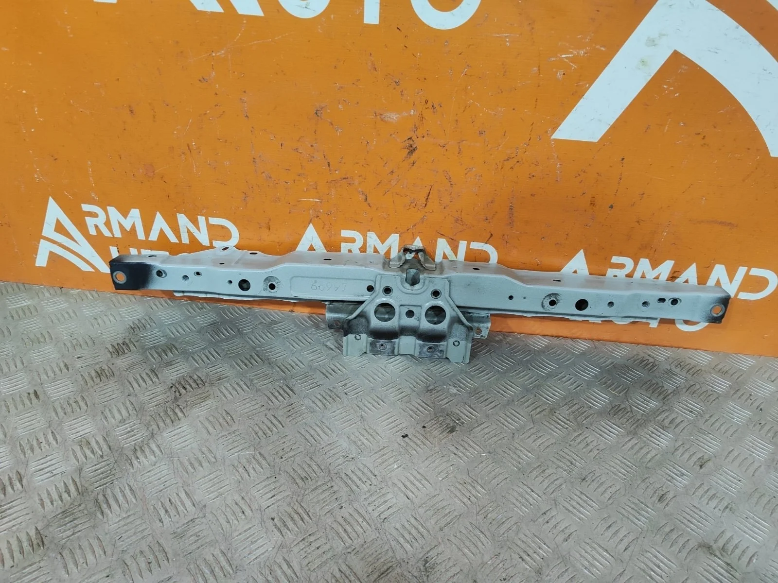 Панель передняя (суппорт радиатора) верхняя Lexus NX 2014-2021