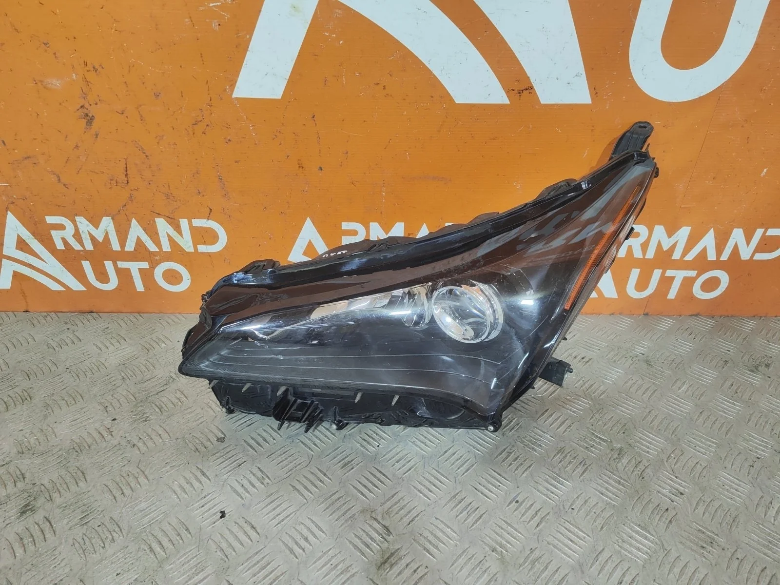 Фара Lexus NX 2014-2017