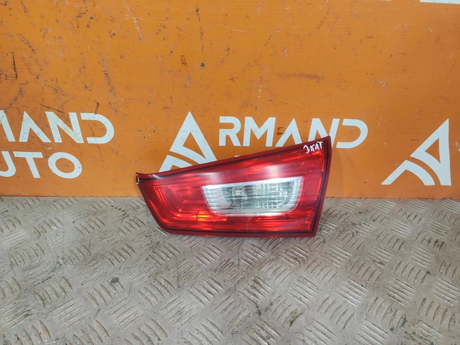 Фонарь внутренний Mitsubishi ASX 2010-2020 GA0