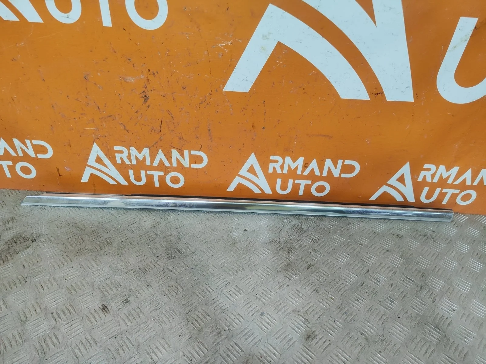 Молдинг стекла двери Mercedes -Class 2013-2020 W222