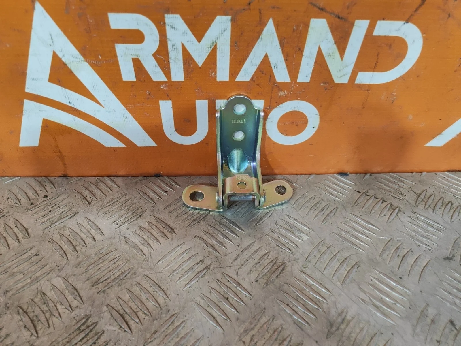 Петля двери нижняя Hyundai I30 2011-2017 GD