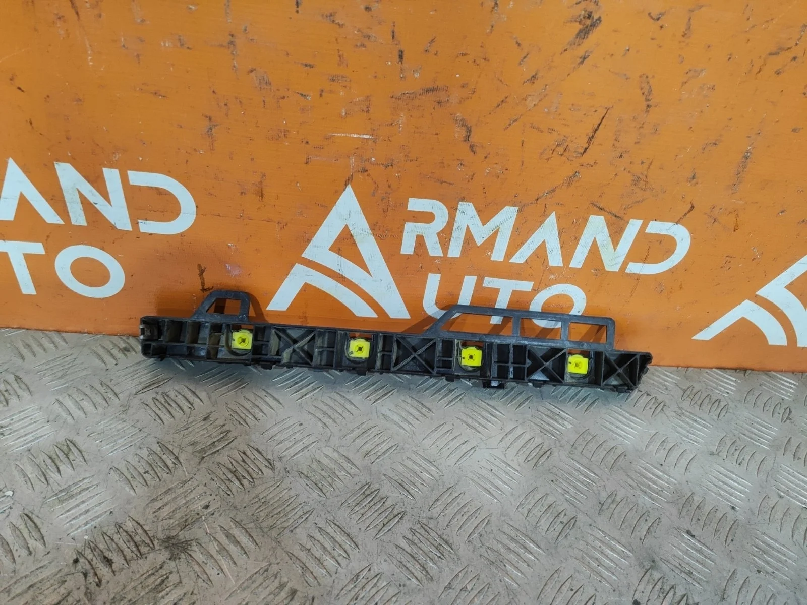 Кронштейн бампера KIA Rio 2017-нв 4 FB