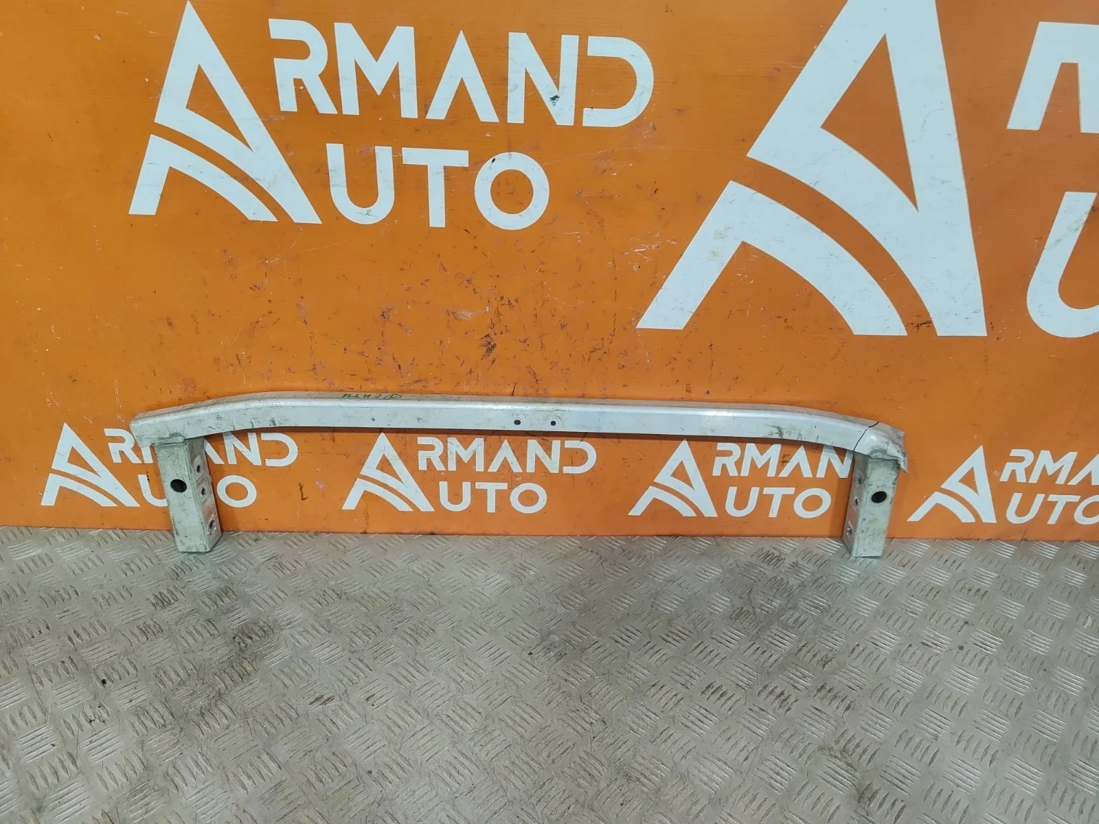 Усилитель бампера нижний BMW X5 2018-нв G05