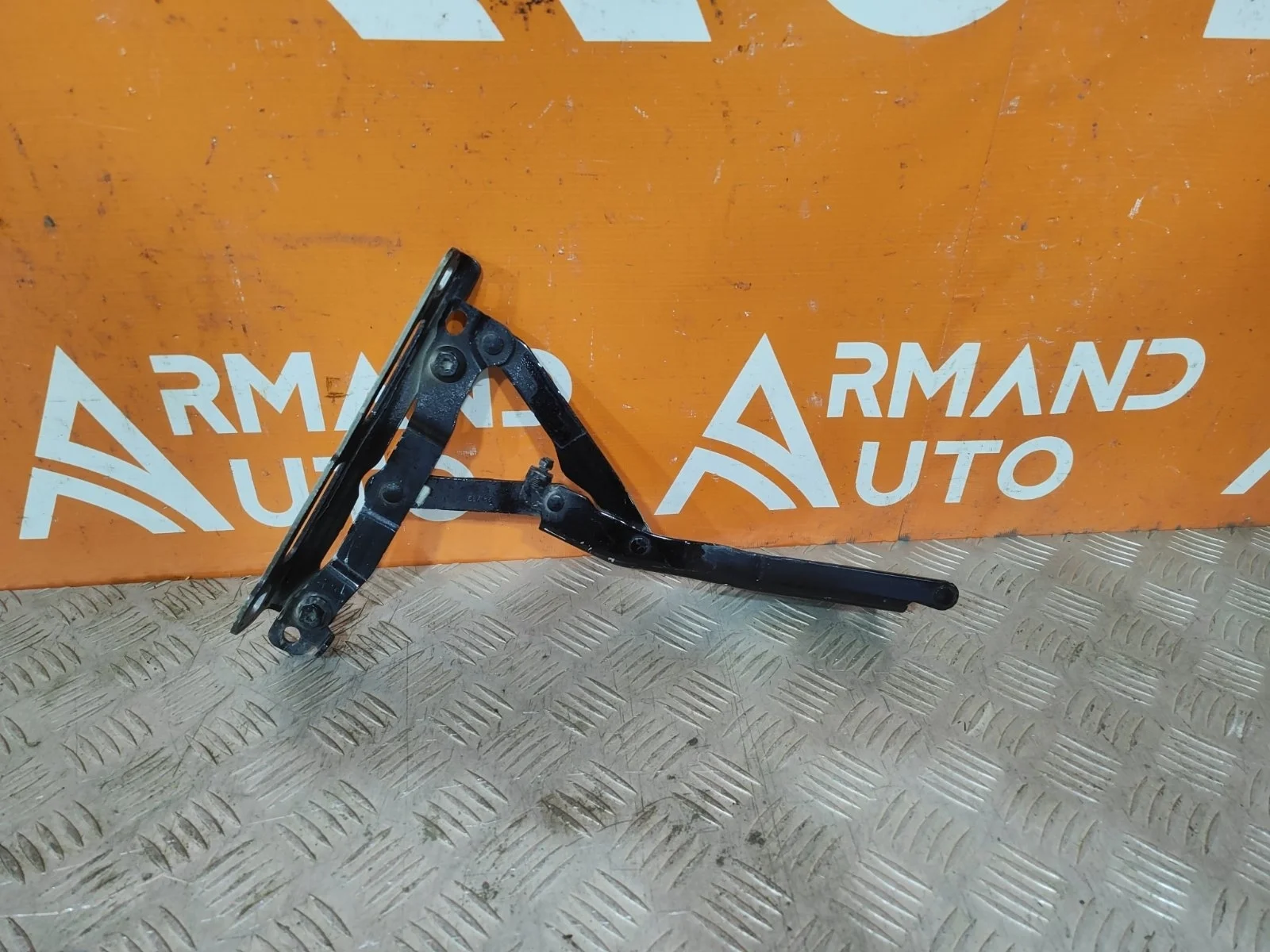 Петля капота Mercedes GLE-Class 2018-нв V167