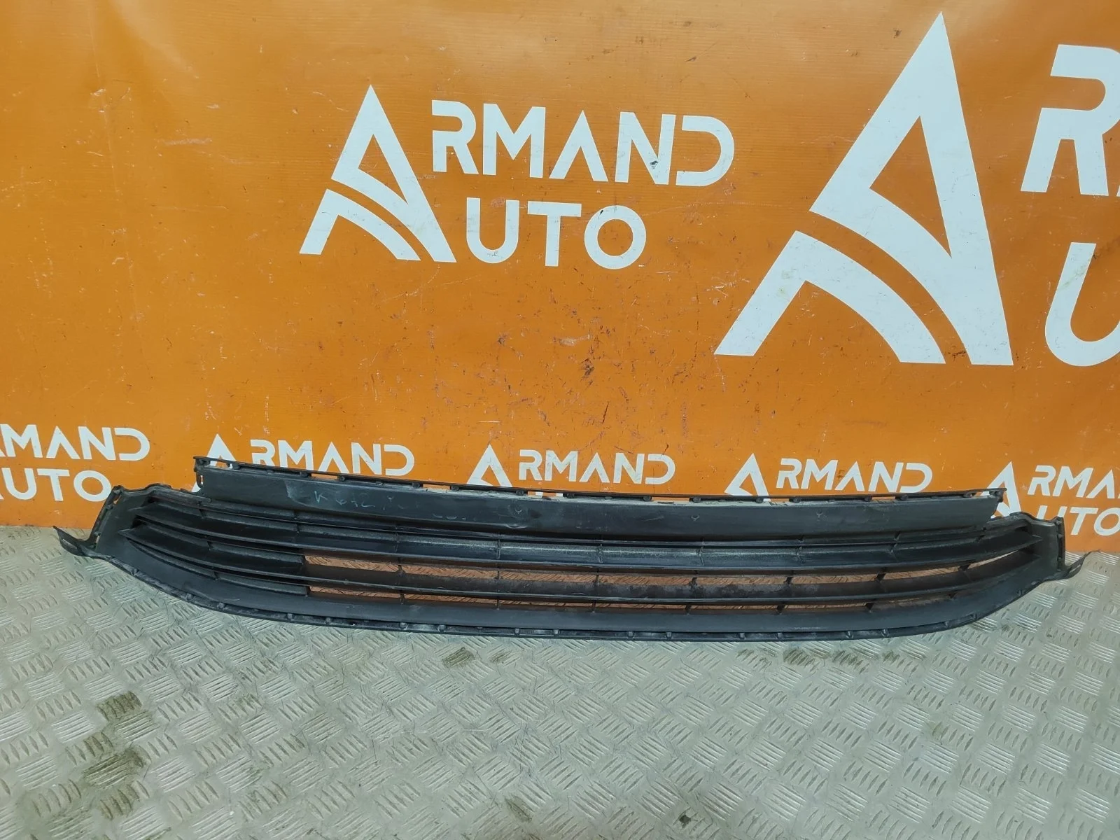 Решетка бампера Toyota RAV4 2015-2019 CA40