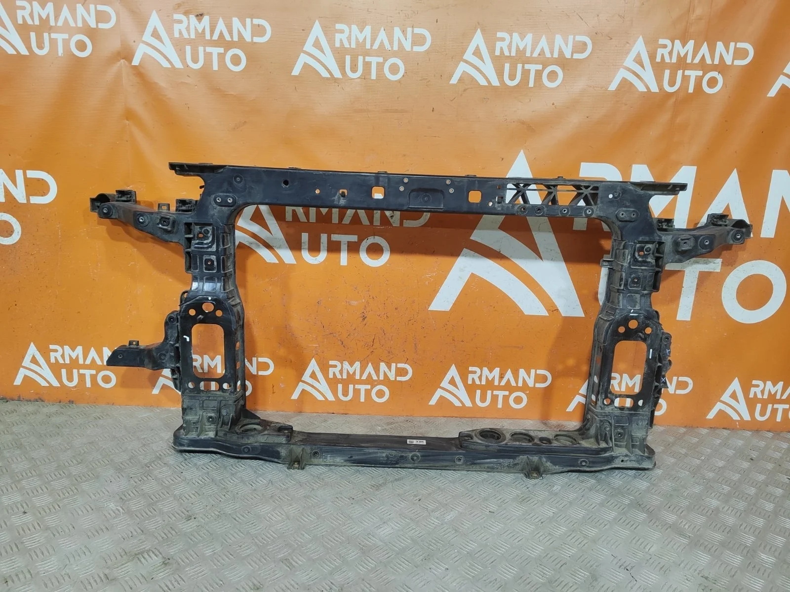 Панель передняя (суппорт радиатора) Hyundai Santa Fe 2018-2021 4 TM