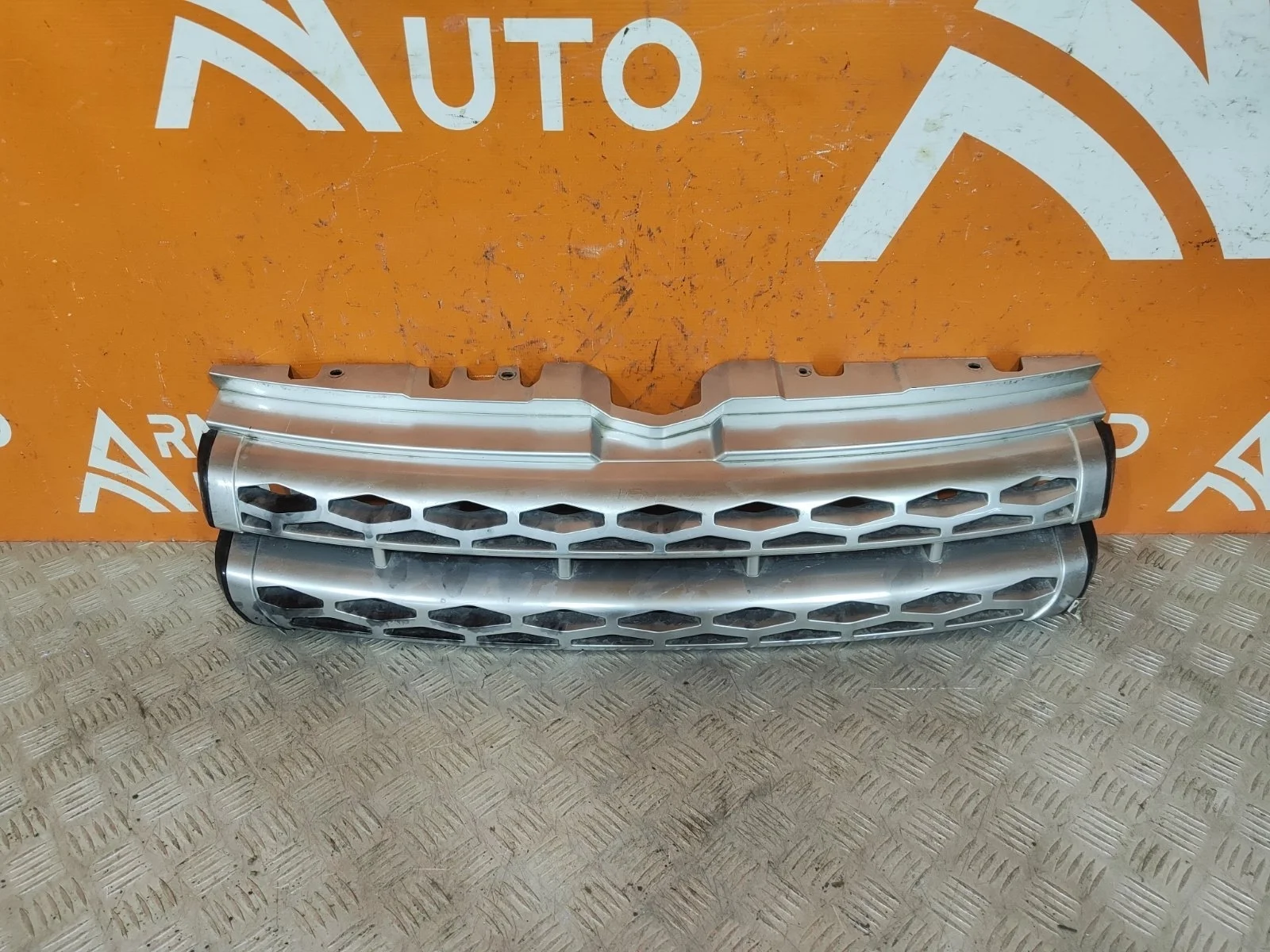 Решетка радиатора Land Rover Range Evoque 2011-2015 L538