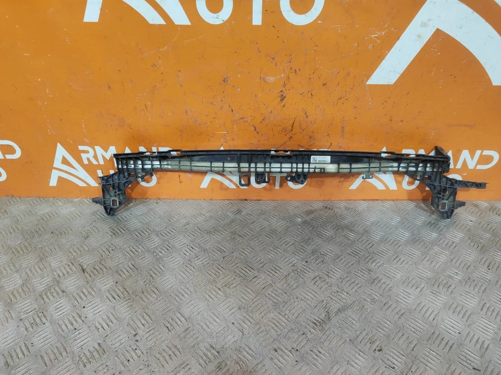 Кронштейн радиатора верхний Mercedes -Class 2016-нв W213, S213, C238