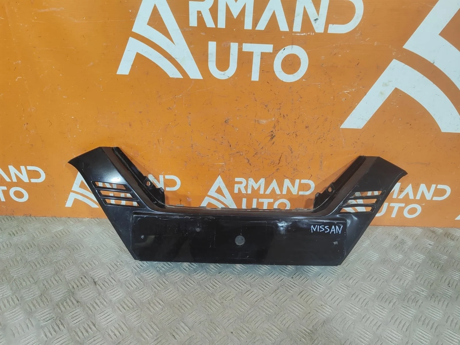 Накладка бампера верхняя Nissan Qashqai 2017-2022 j11