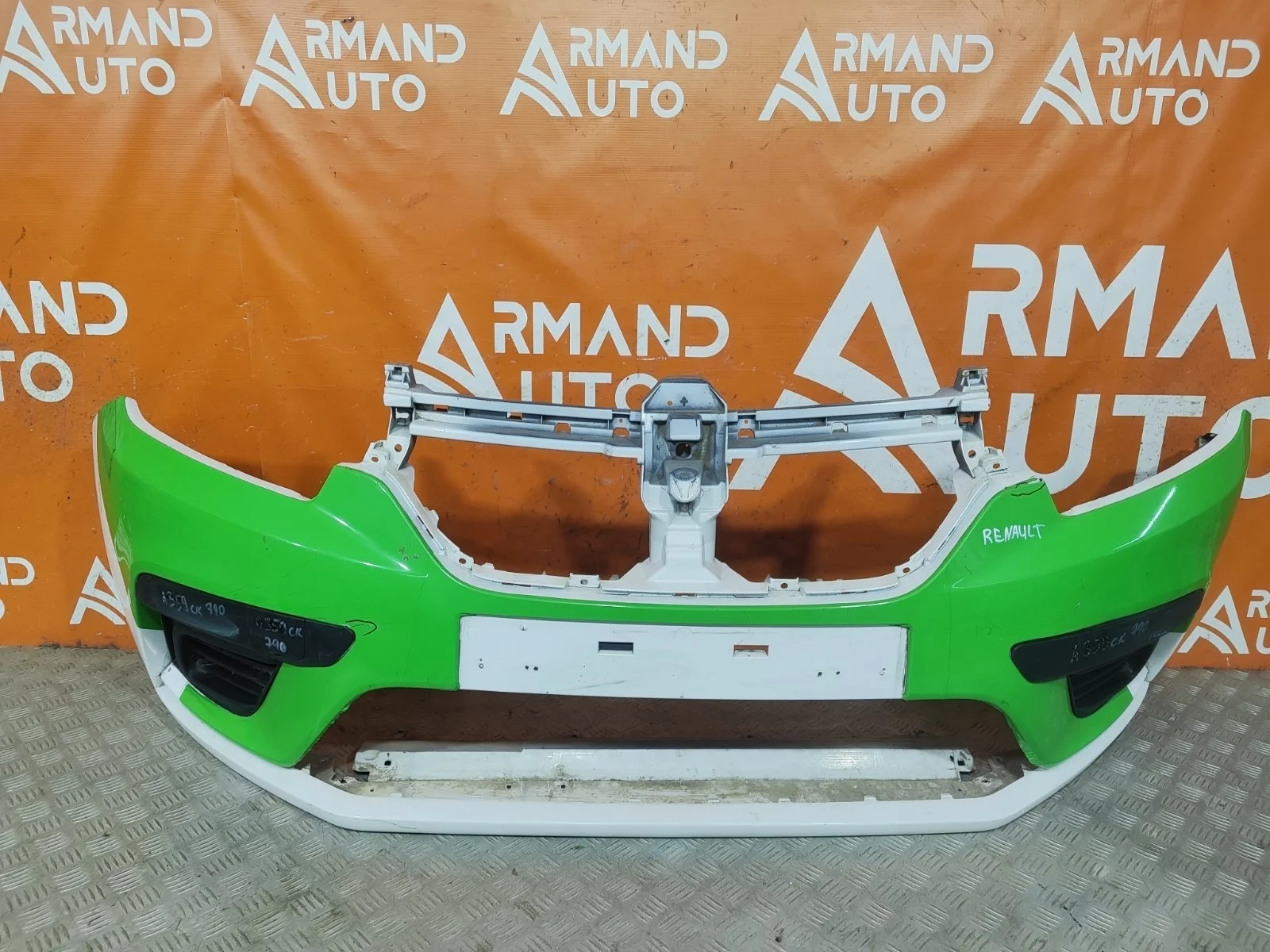 Бампер Renault Logan 2018-2022