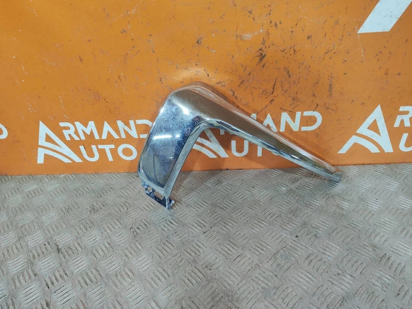 Накладка бампера Mitsubishi Outlander 2015-нв 3