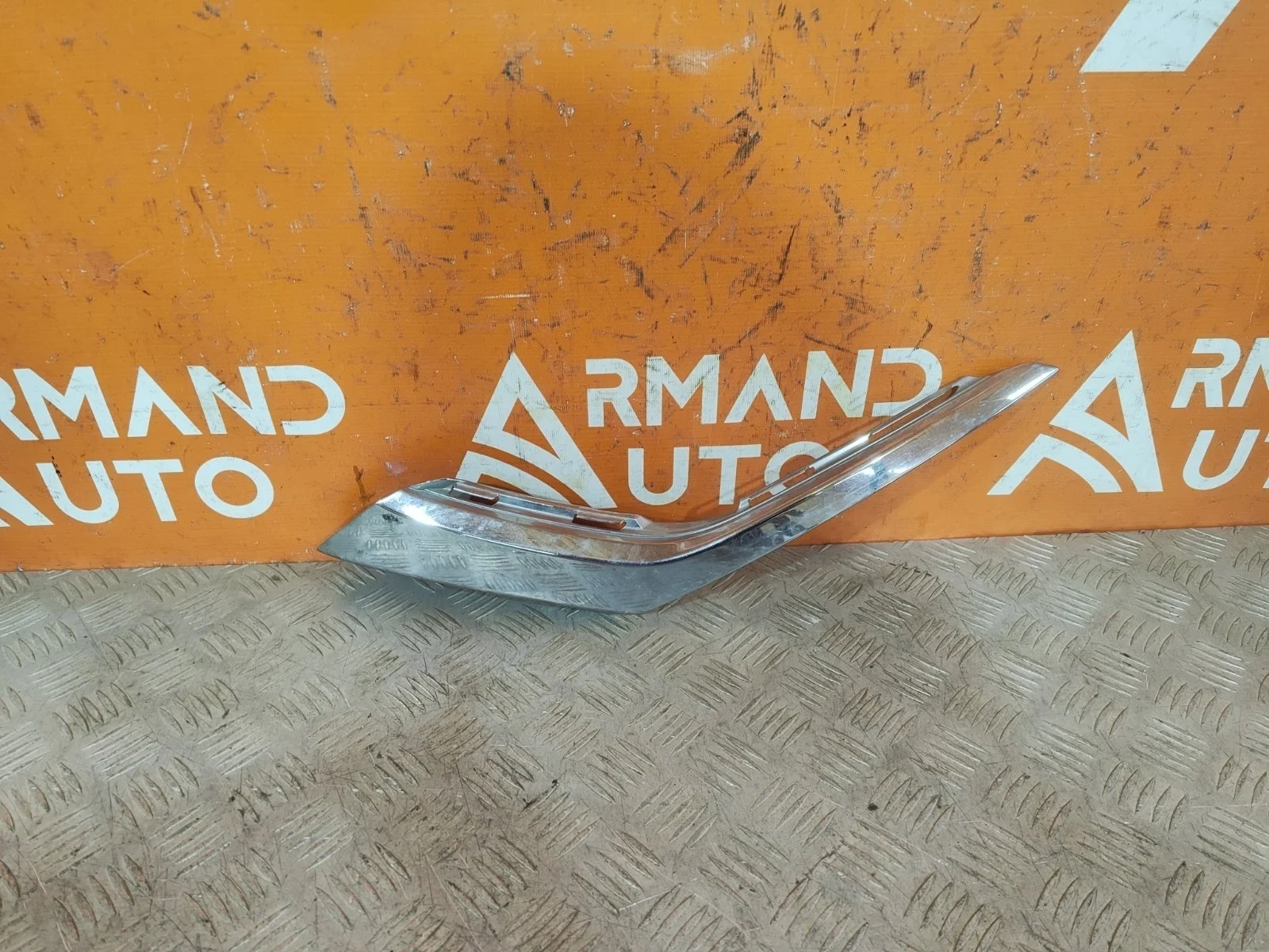 Накладка бампера Mitsubishi Outlander 2015-нв 3