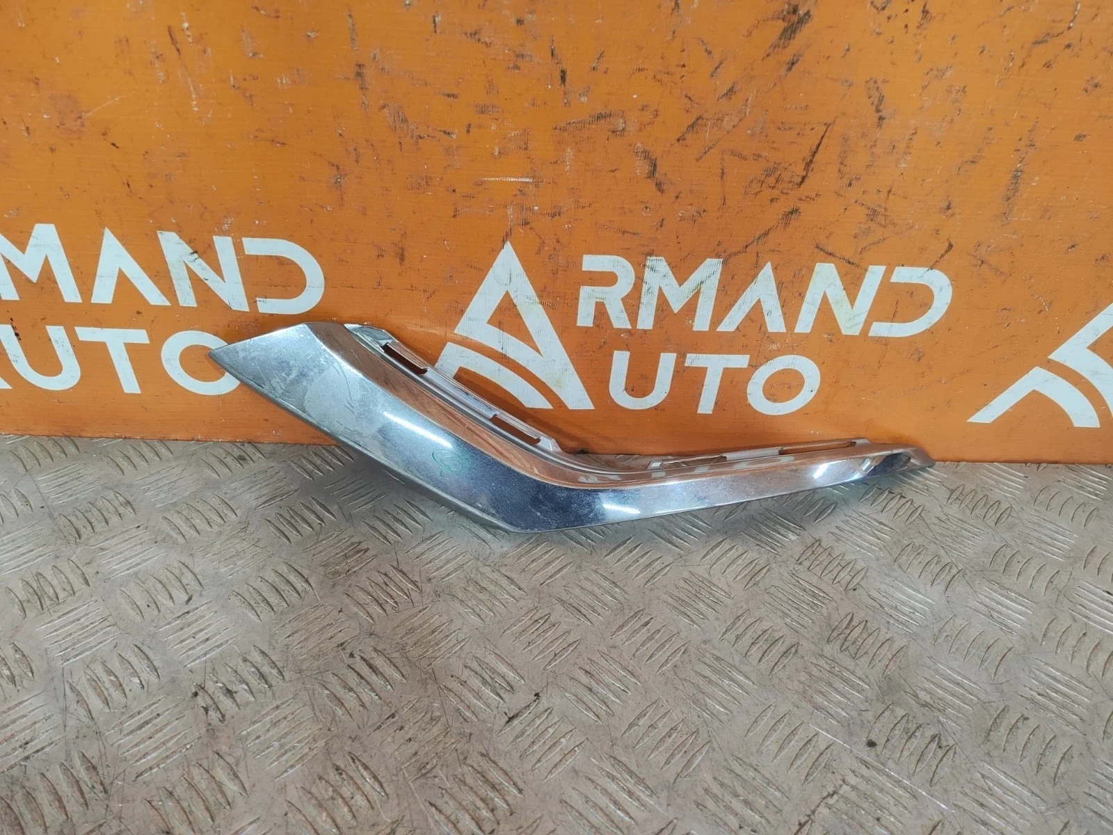 Накладка бампера Mitsubishi Outlander 2015-нв 3