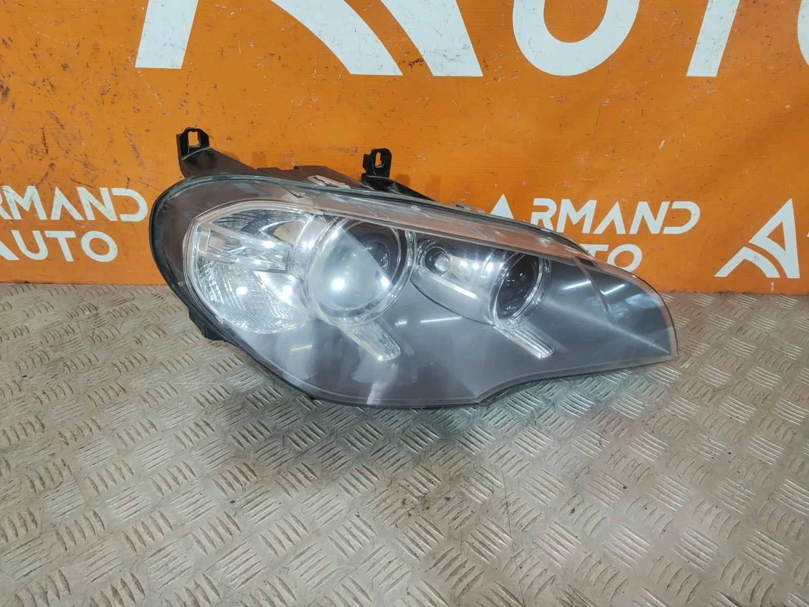 Фара BMW X5 2010-2013 E70