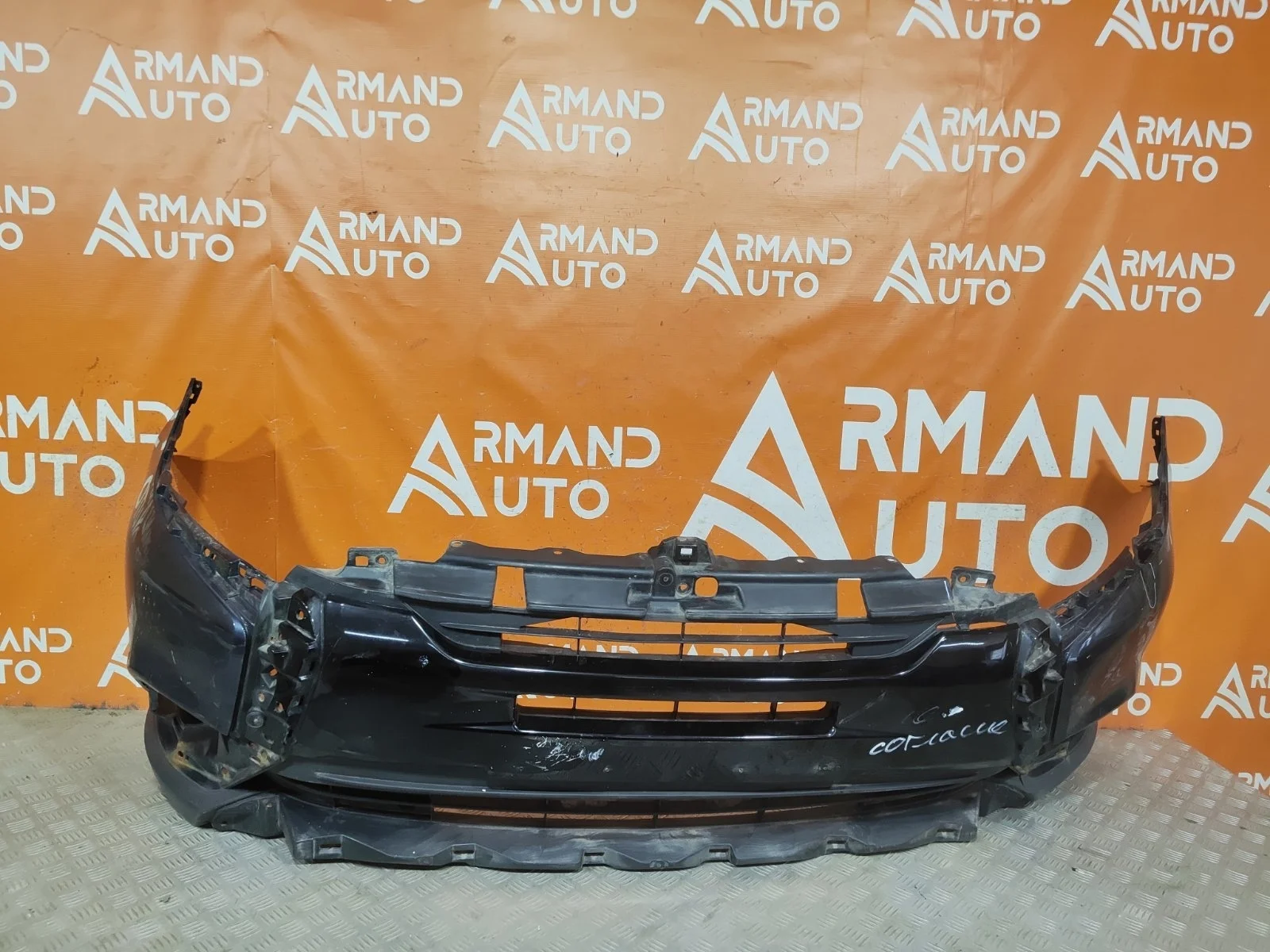 Бампер Mitsubishi Outlander 2015-2018 3