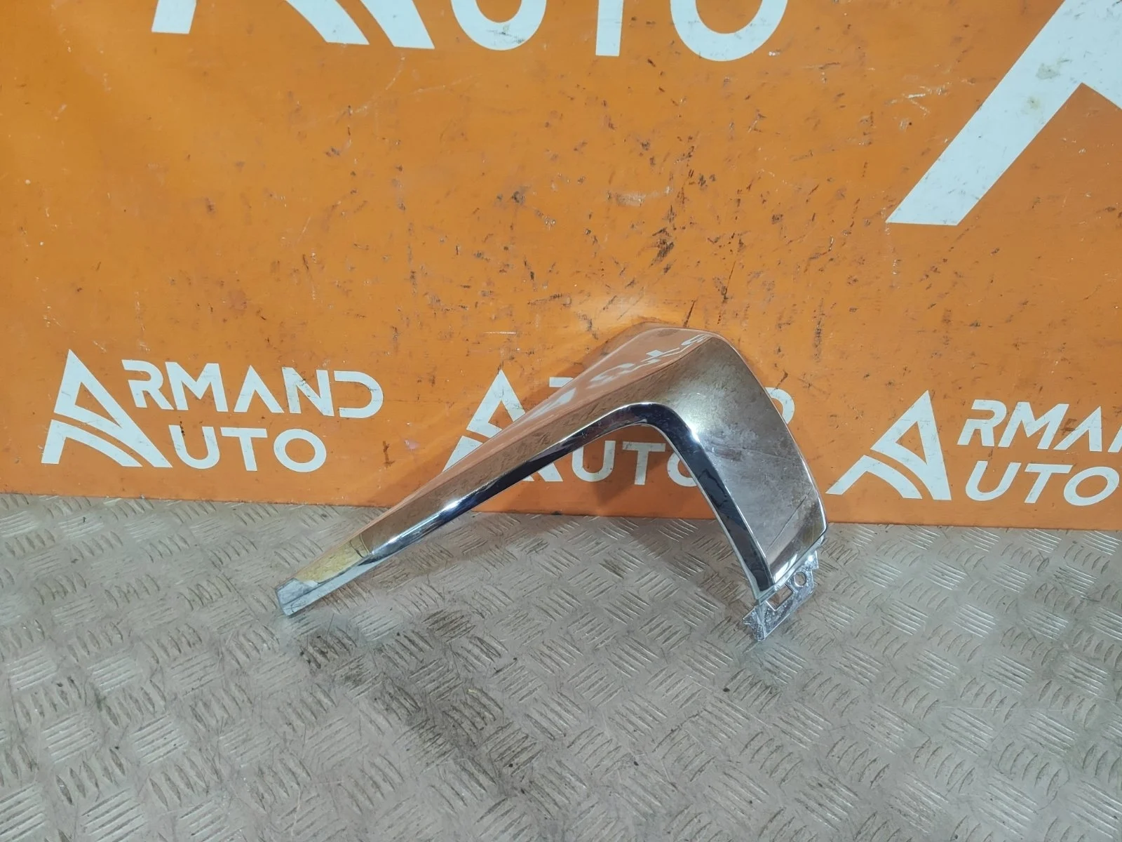 Накладка бампера Mitsubishi Outlander 2015-нв 3