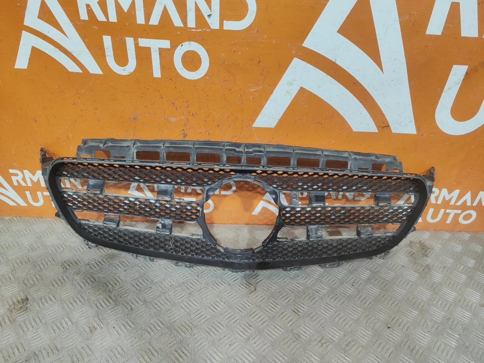 Решетка радиатора Mercedes -Class 2016-2020 W213, S213