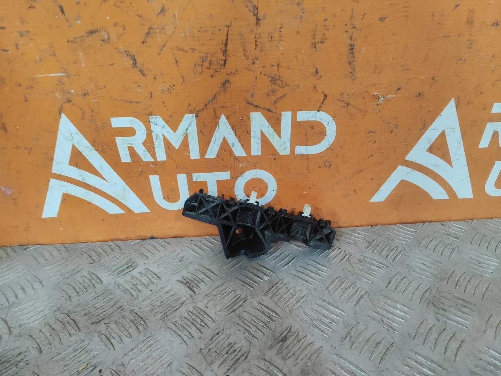 Кронштейн бампера Hyundai Solaris 2017-нв