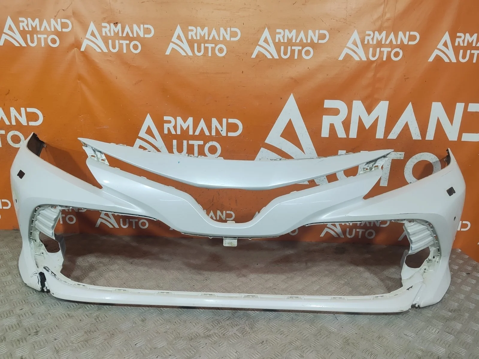 Бампер Toyota Camry 2017-2021 8 XV70