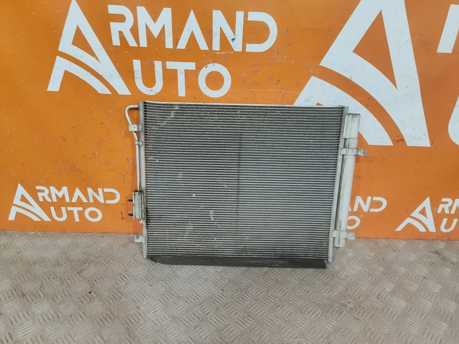 Радиатор кондиционера Kia Sorento 2014-2020 3 Prime UM