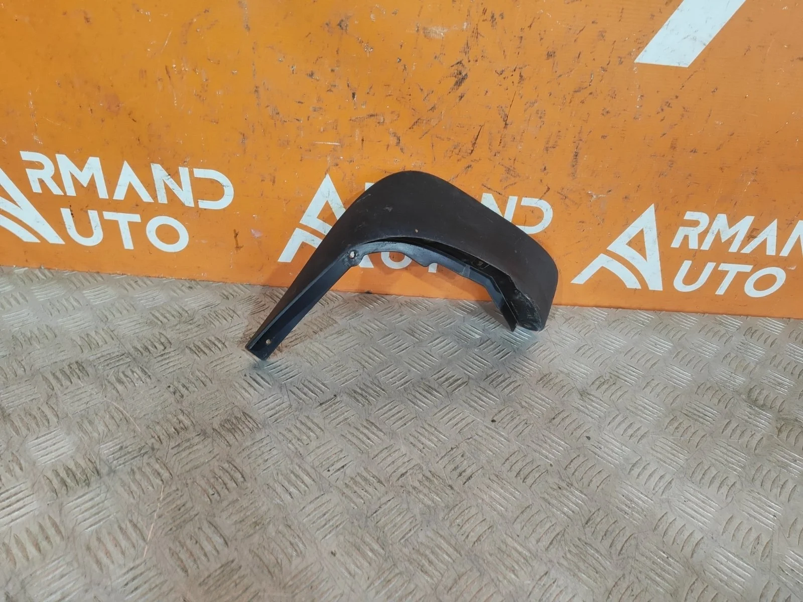 Брызговик Nissan Terrano 2014-2022 3 D10