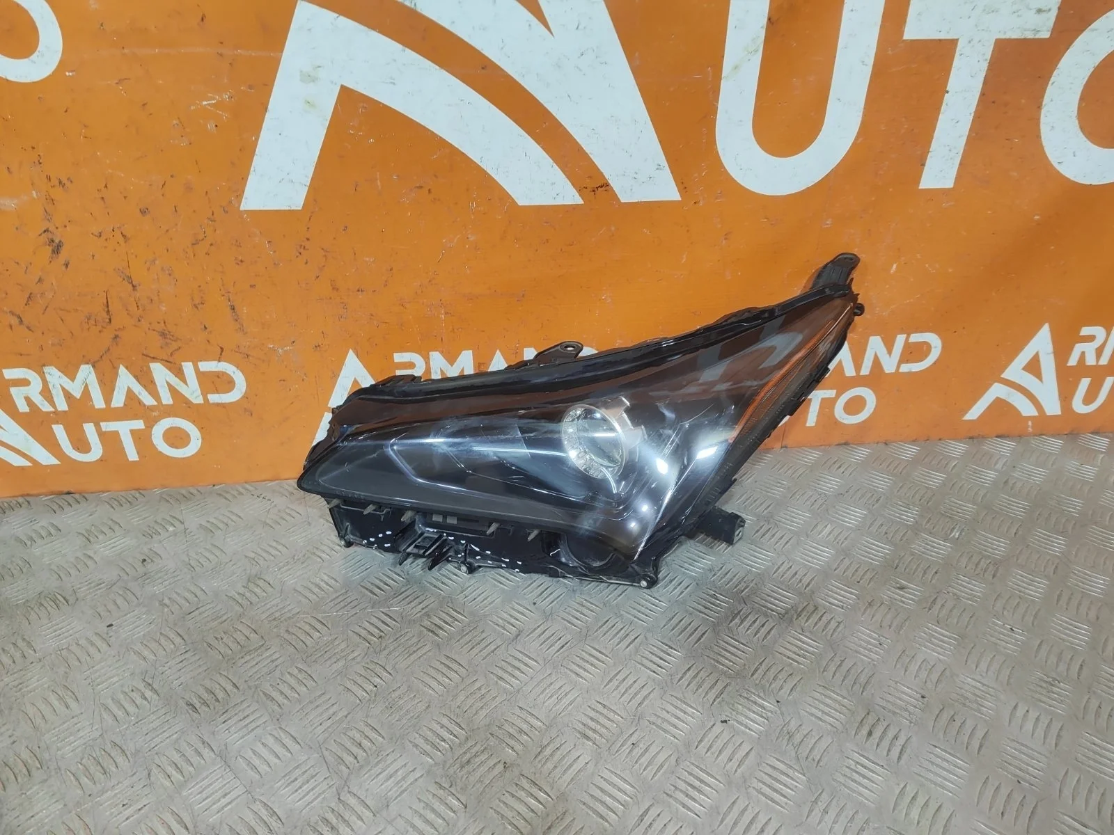 Фара Lexus NX 2017-2021