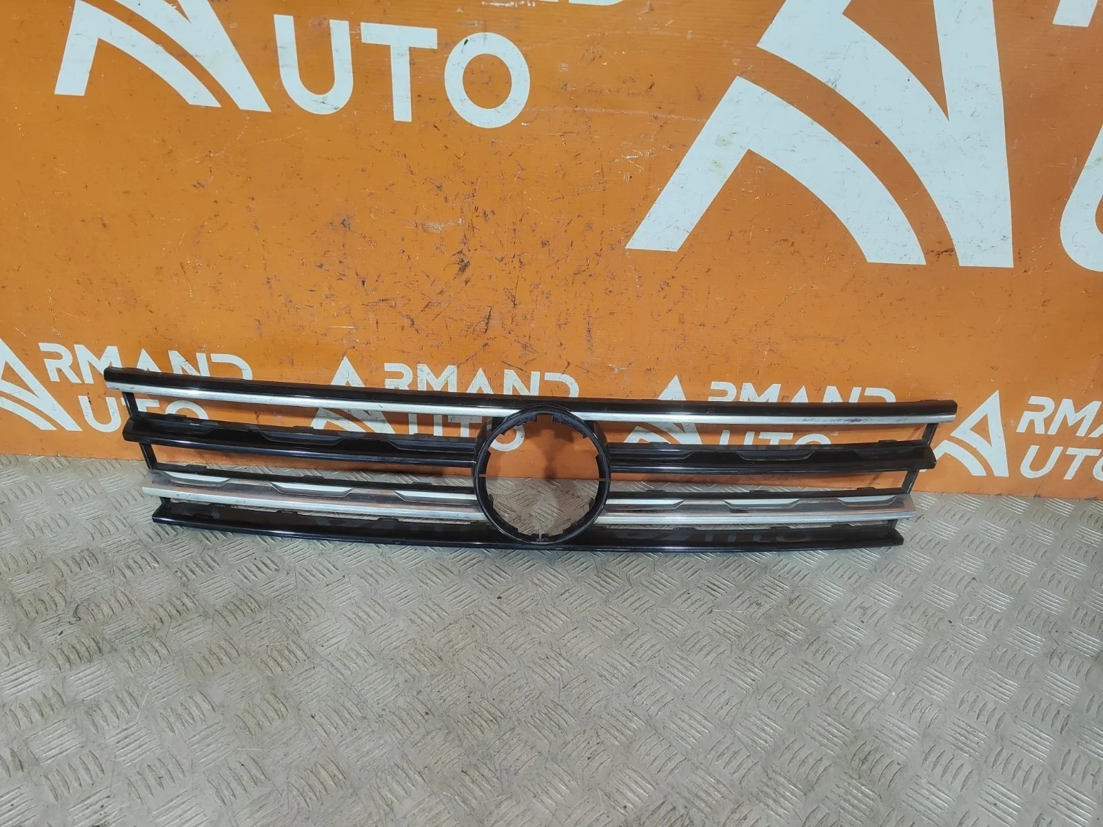 Решетка радиатора Volkswagen Tiguan 2016-2020