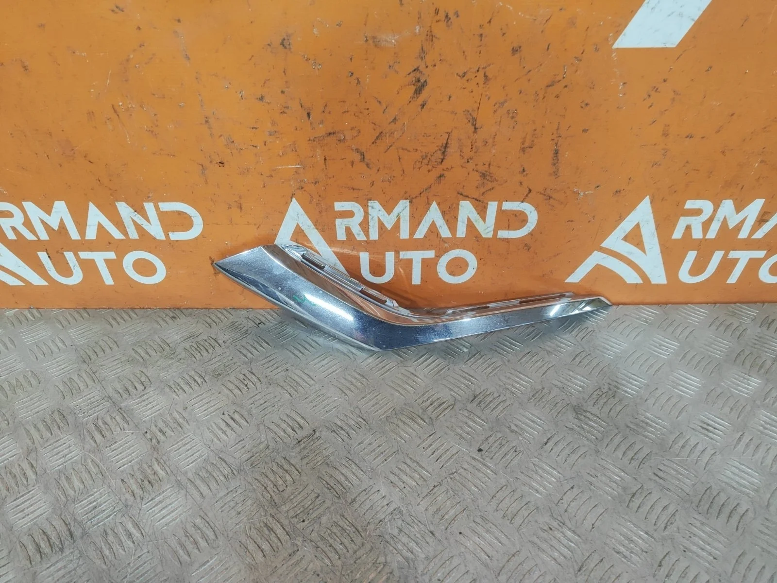 Накладка бампера Mitsubishi Outlander 2015-нв 3