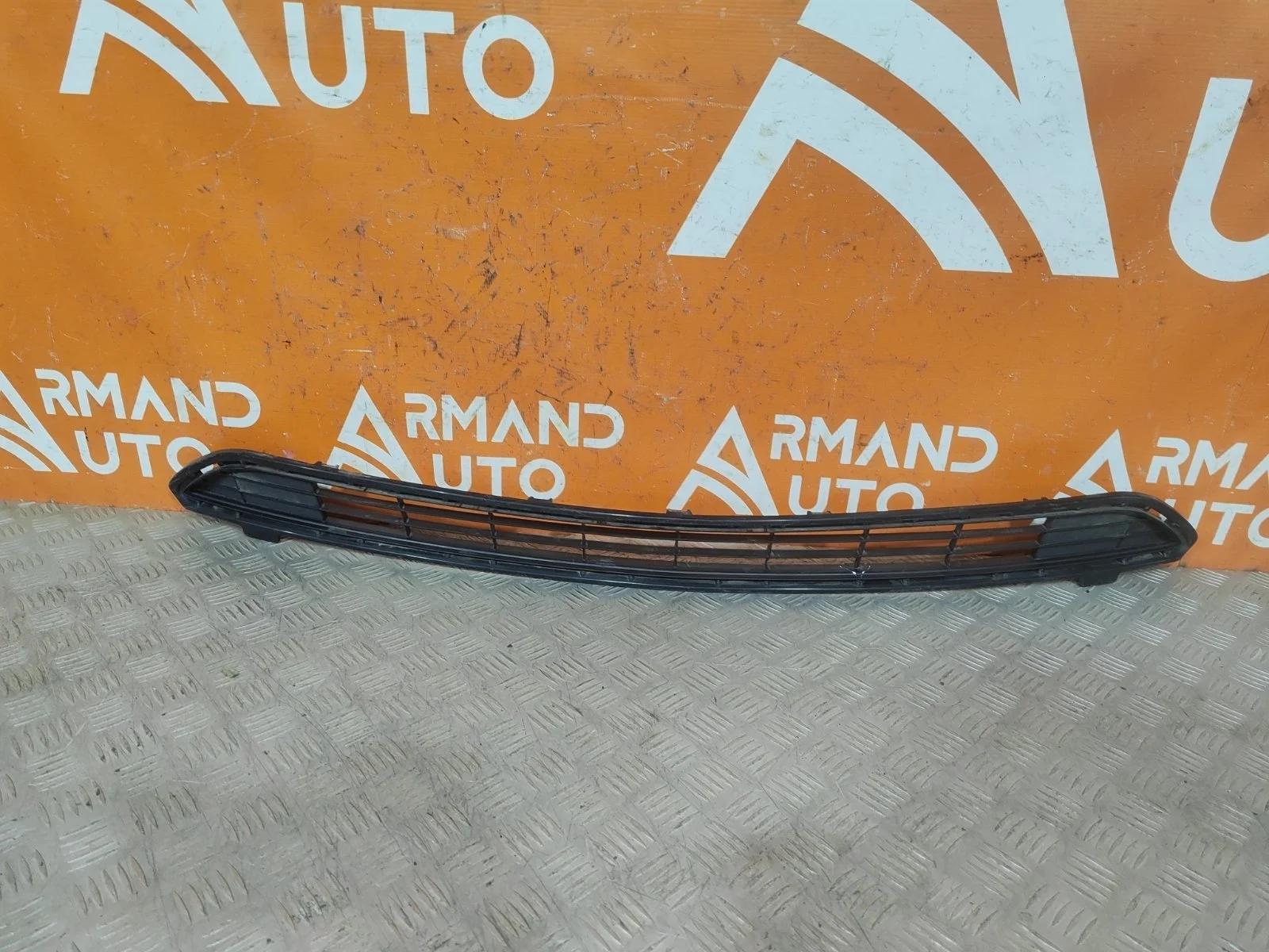 Решетка бампера Toyota RAV4 2015-2019 CA40