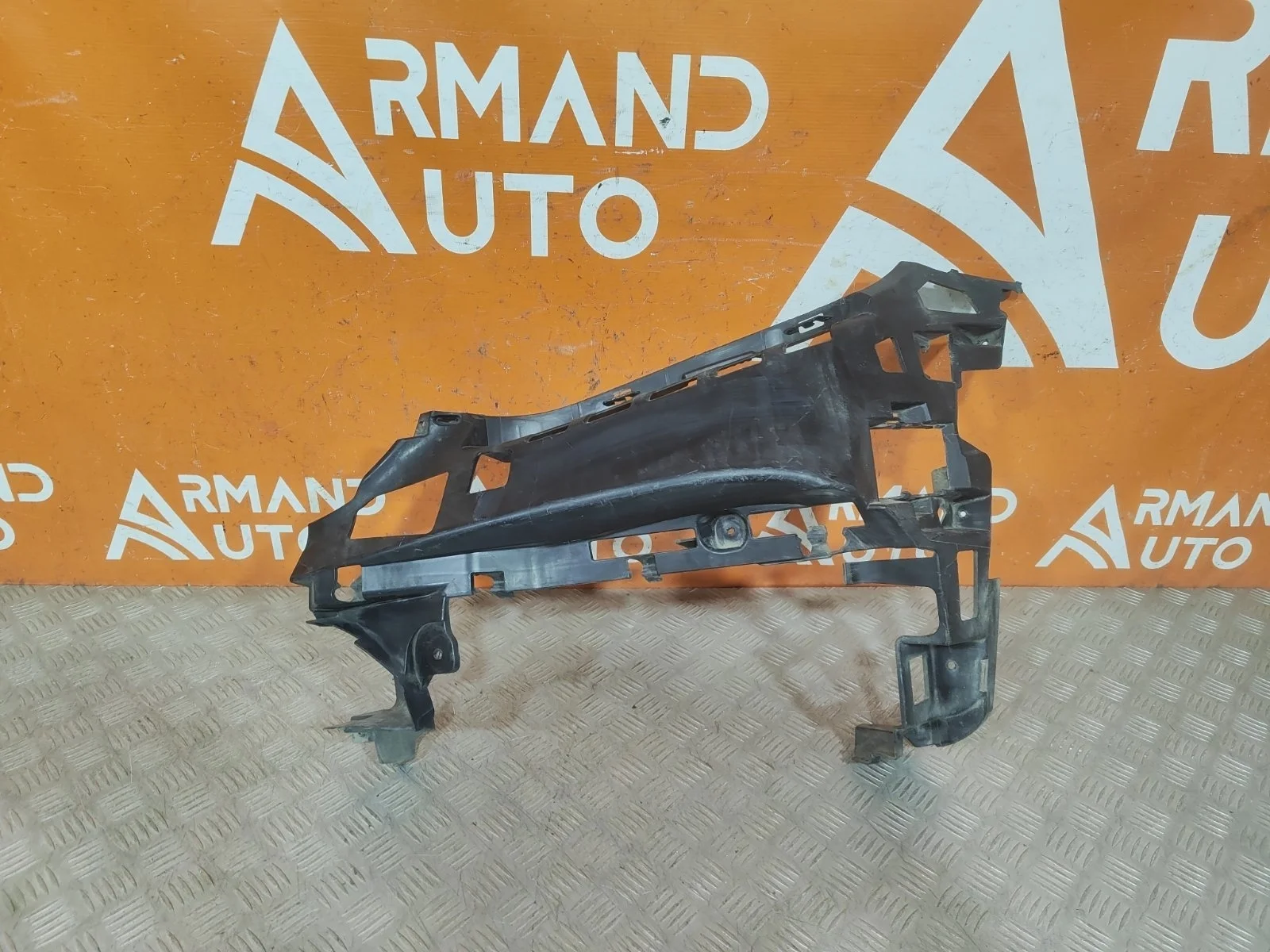 Кронштейн бампера Mercedes -Class 2016-2020 W213, S213, C238