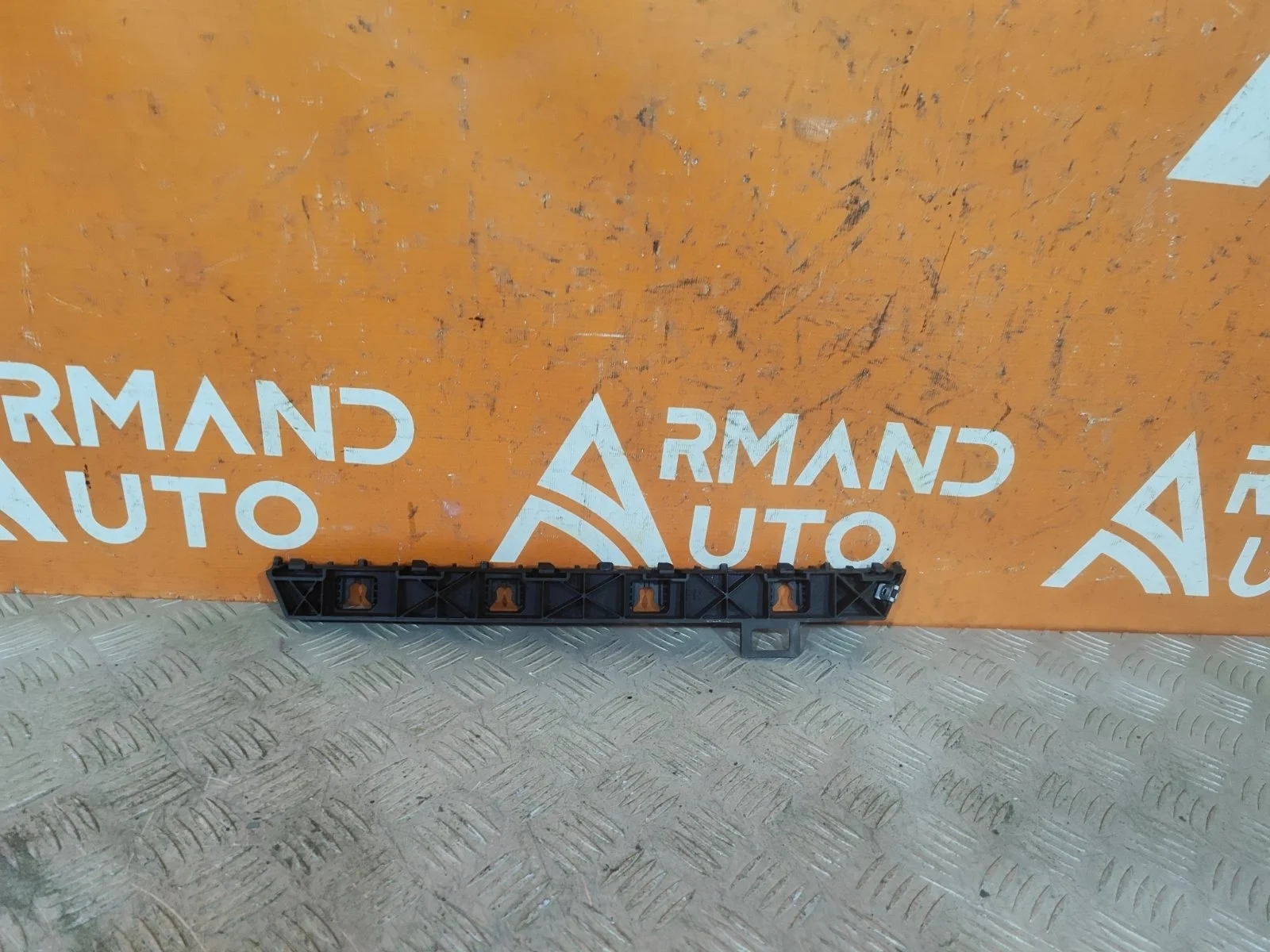 Кронштейн бампера Hyundai Solaris 2017-нв