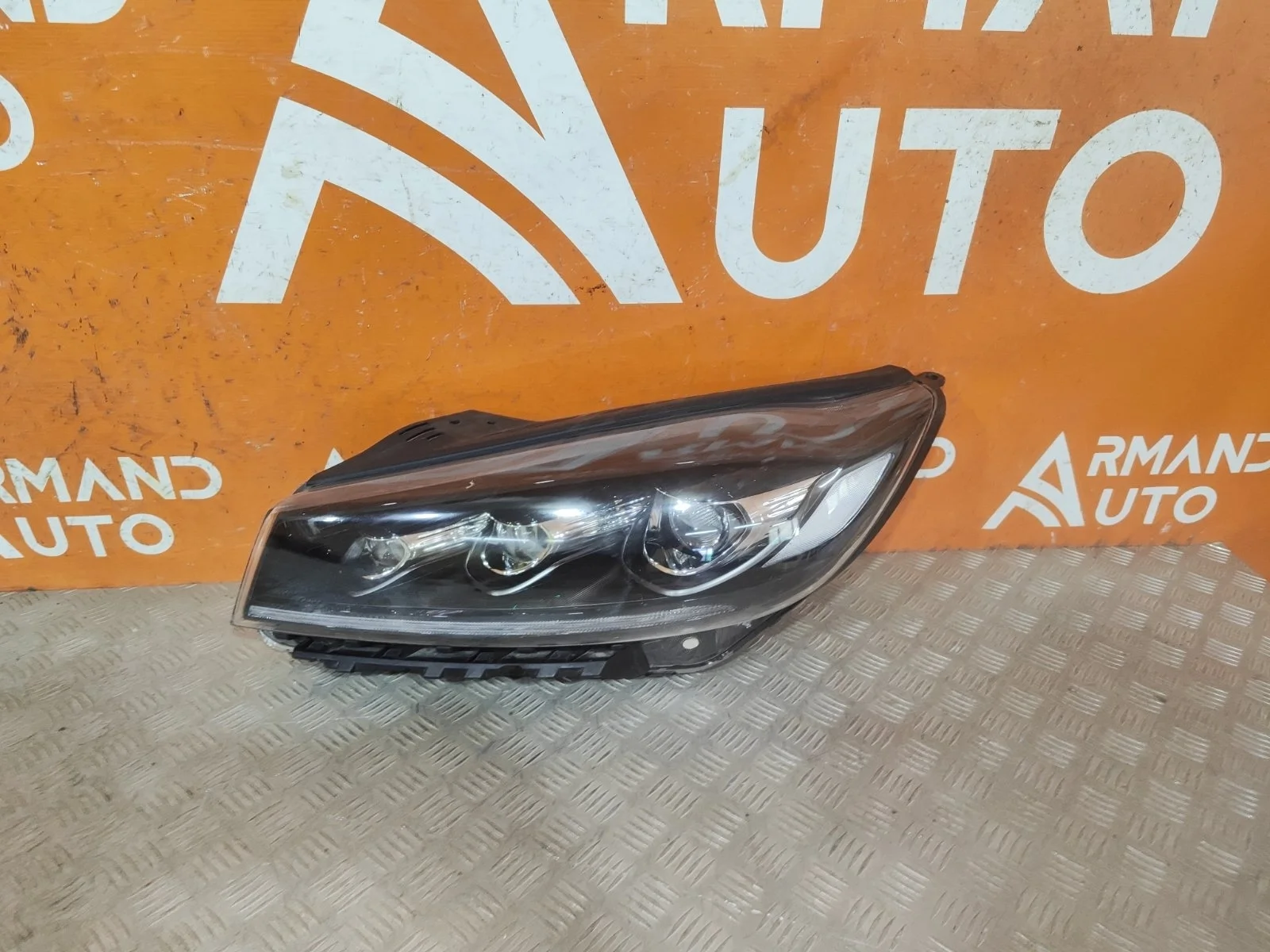 Фара KIA Sorento 2017-2020 3 Prime UM