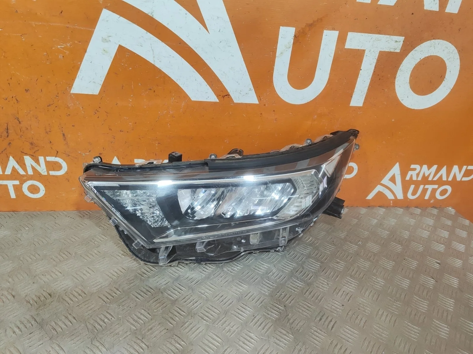 Фара Toyota RAV4 2018-нв 5 XA50