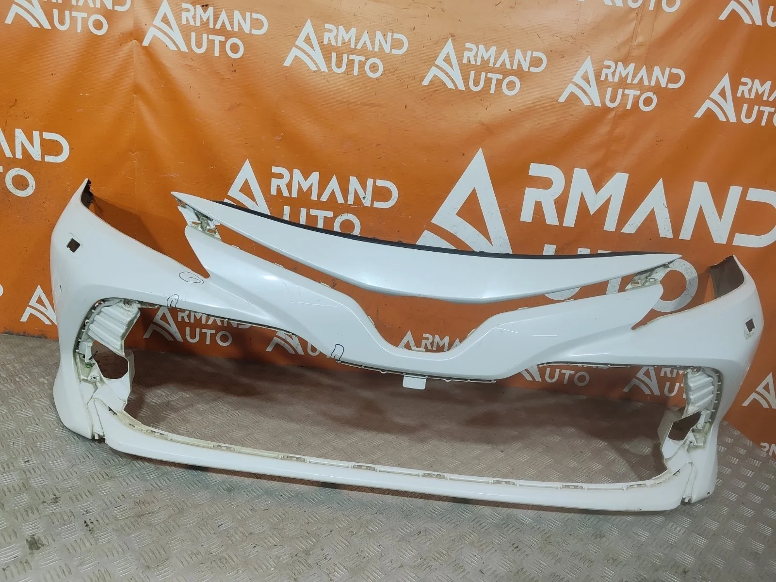 Бампер Toyota Camry 2017-2021 8 XV70