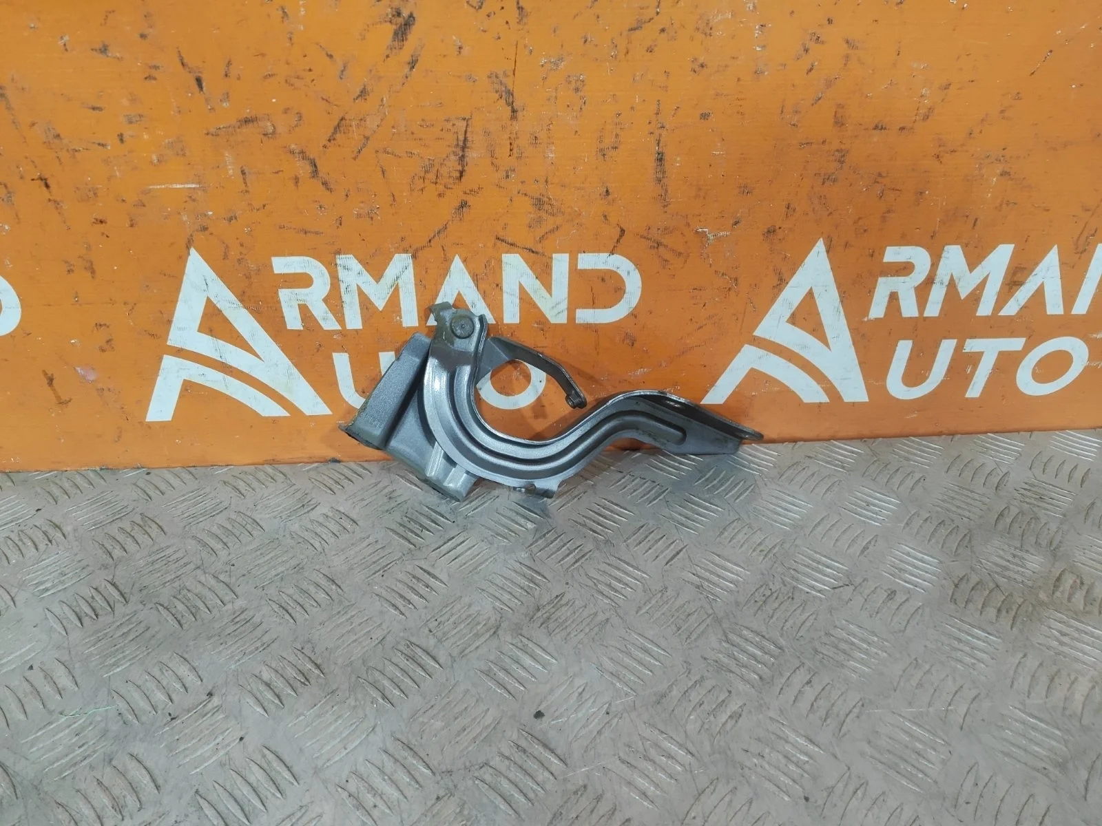 Петля капота Nissan X-Trail 2013-2022 T32