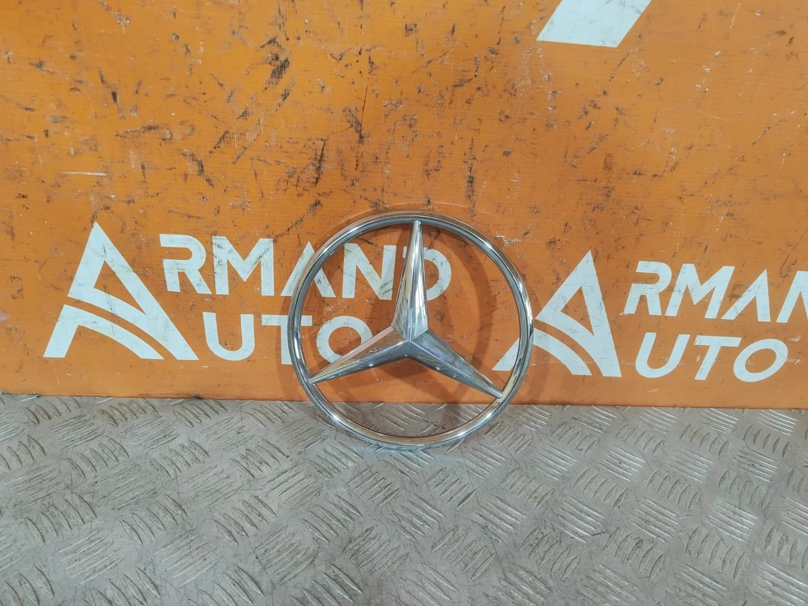 Эмблема Mercedes ML GLE-Class 2015-2018 W166