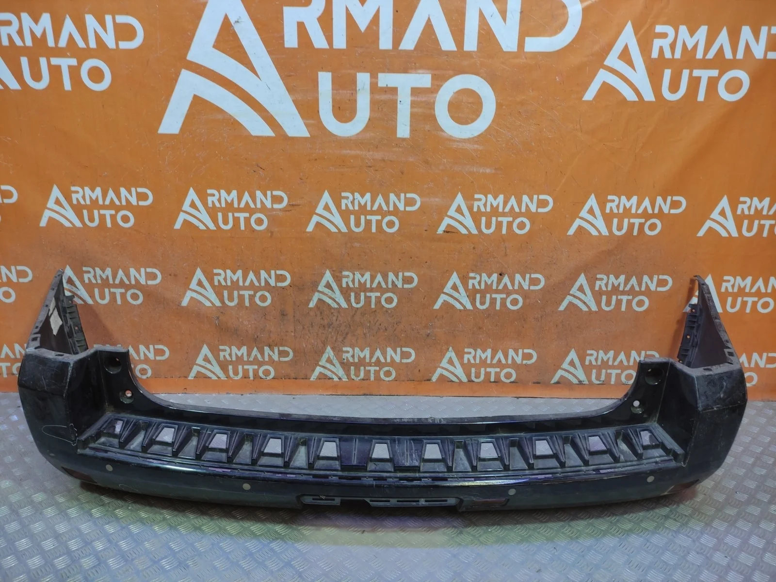 Бампер Chevrolet Tahoe 2014-2020