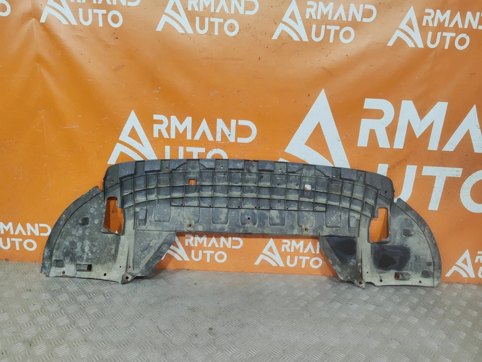 Пыльник бампера Mitsubishi Outlander 2012-нв 3