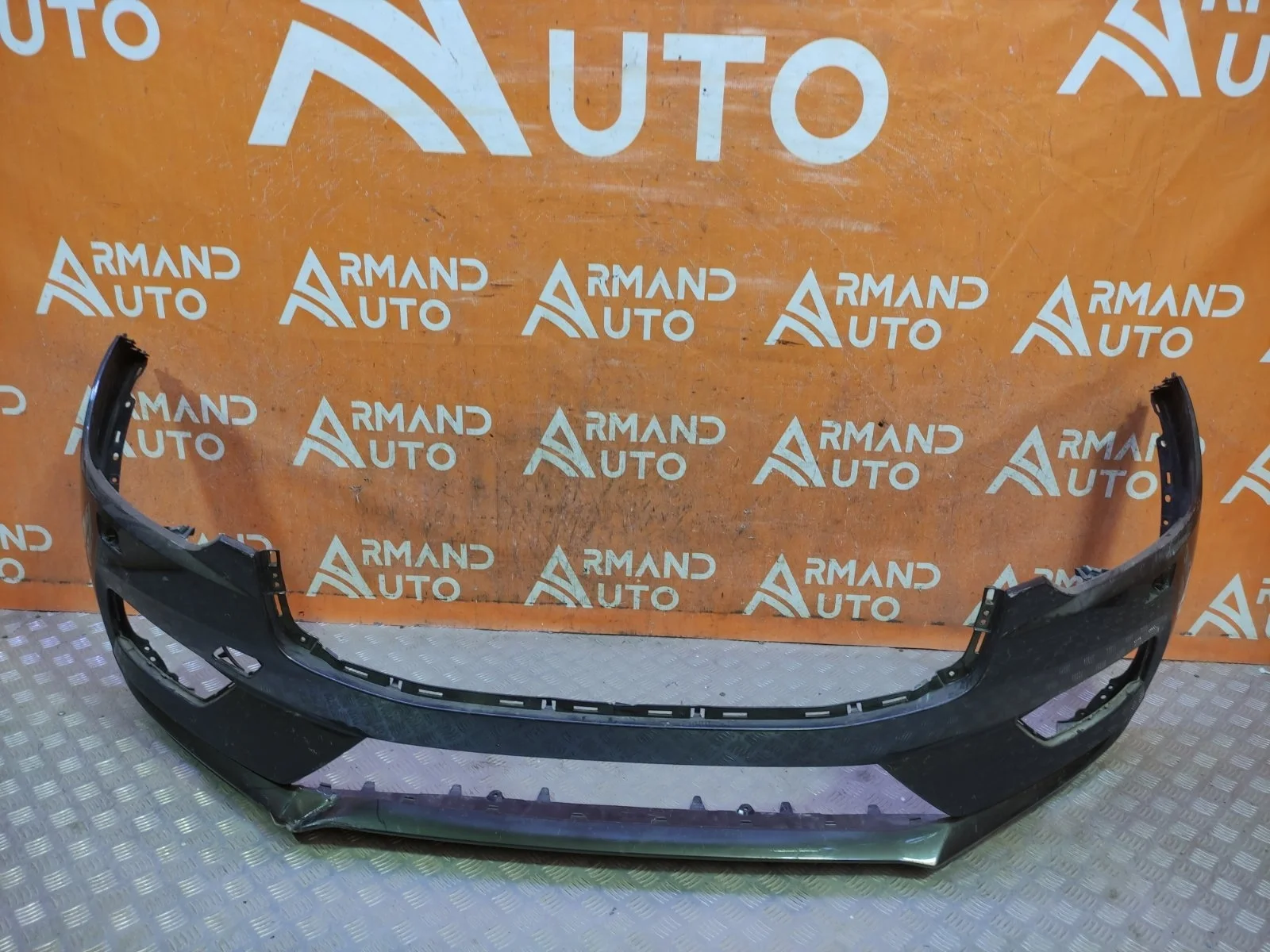 Бампер Volvo XC60 2017-2021