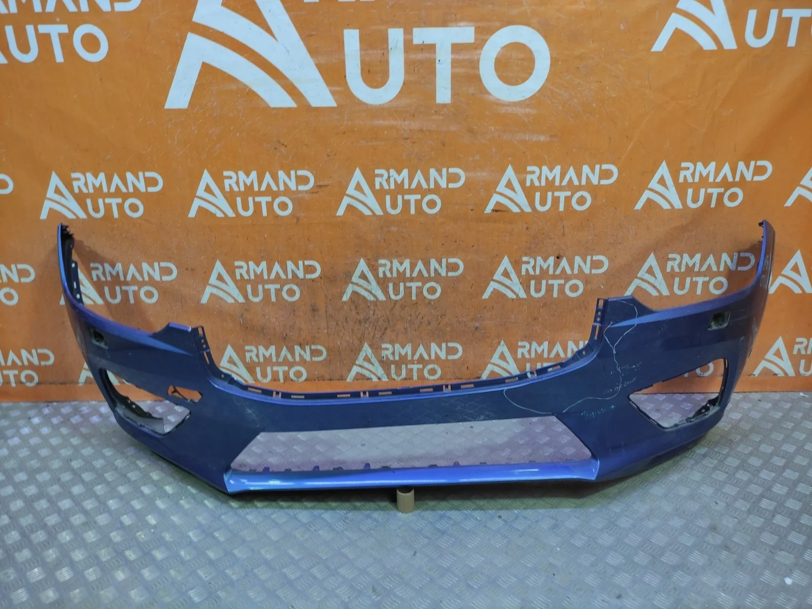 Бампер Volvo XC60 2017-2021