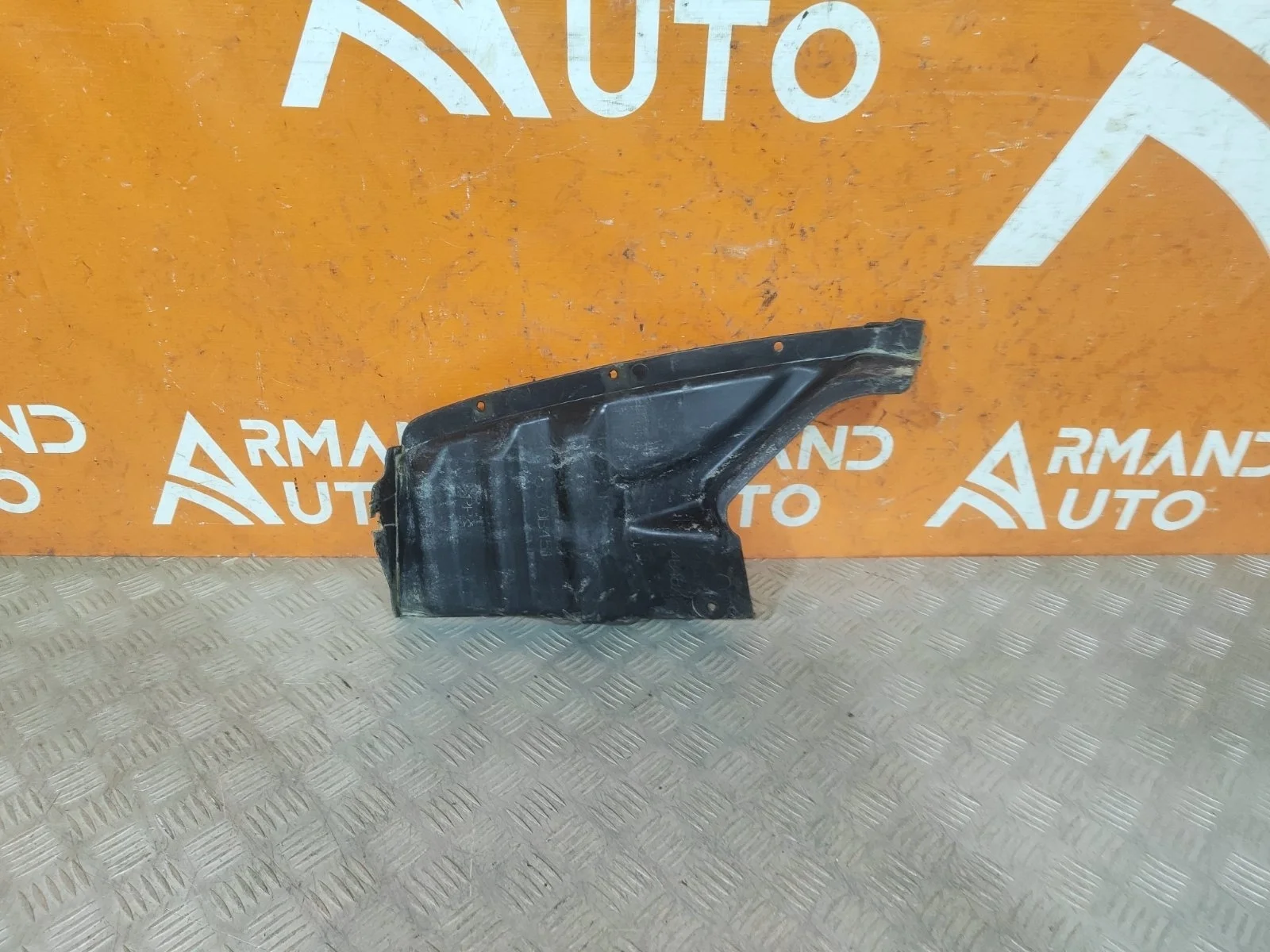 Подкрылок Mitsubishi Outlander 2012-нв 3