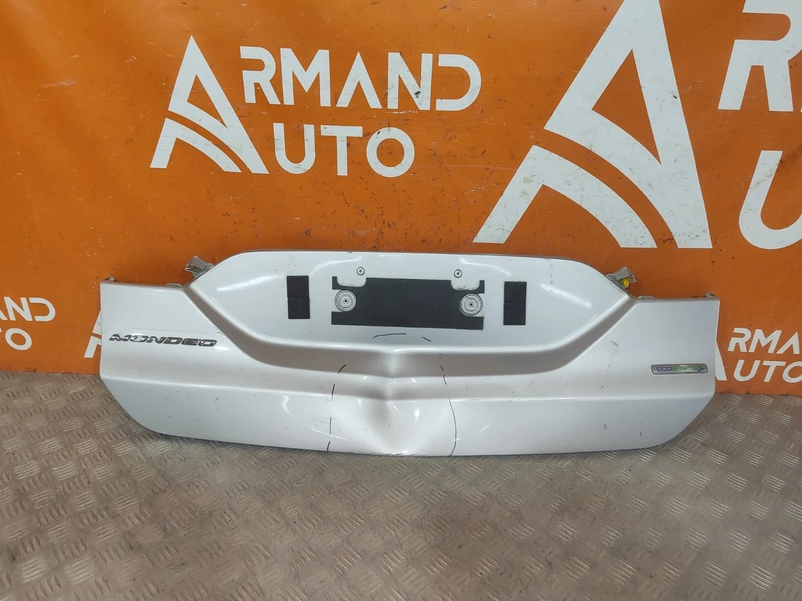 Накладка крышки багажника Ford Mondeo 2014-2019 5