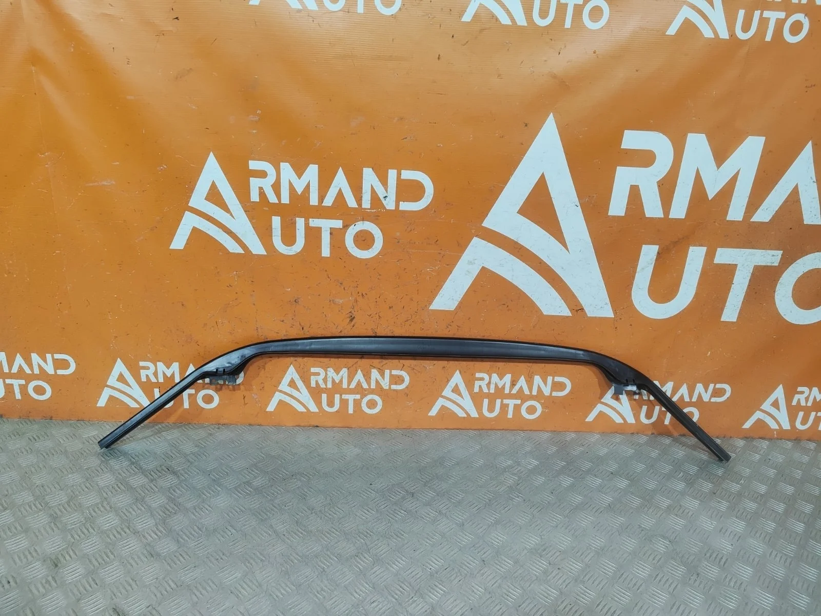 Усилитель бампера нижний Volkswagen Tiguan 2016-2020