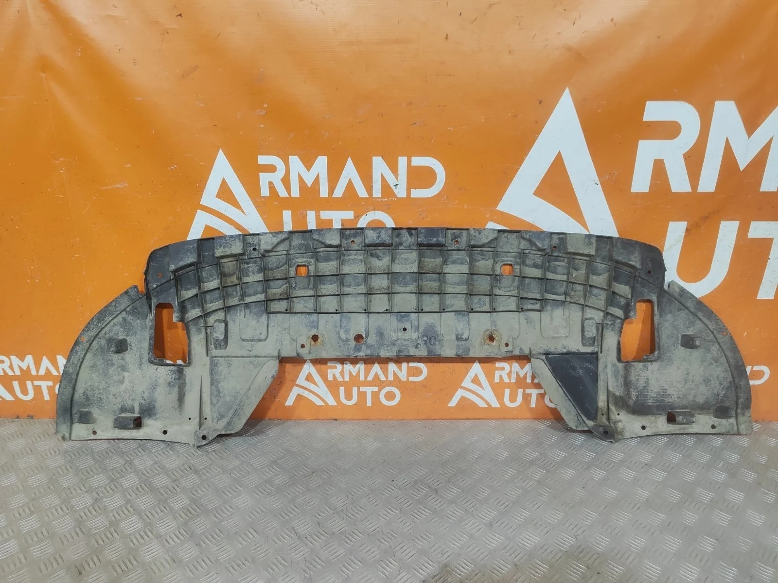 Пыльник бампера Mitsubishi Outlander 2012-нв 3