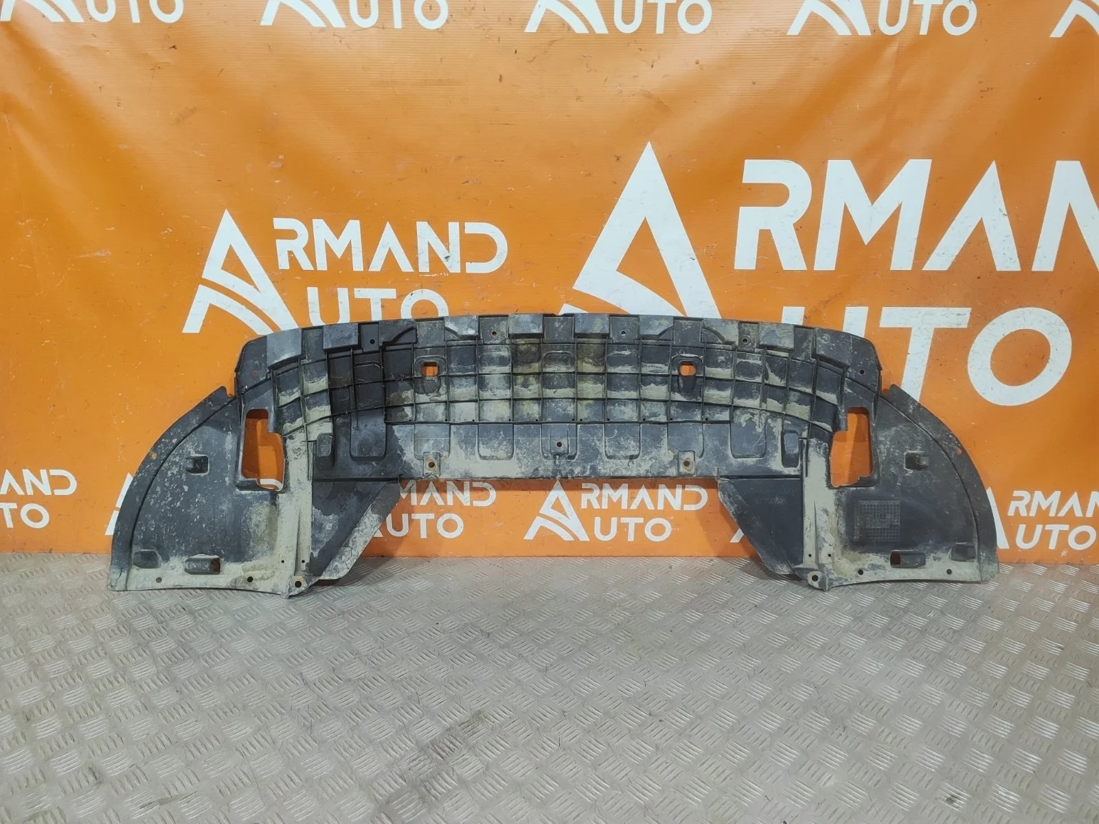 Пыльник бампера Mitsubishi Outlander 2012-нв 3